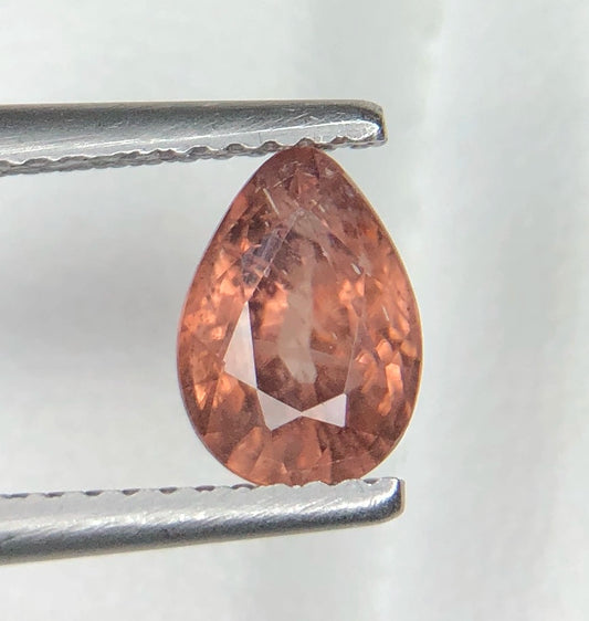 Natuurlijke Gouden Zirkoon 1,80 ct – Peervorm Losse Edelsteen