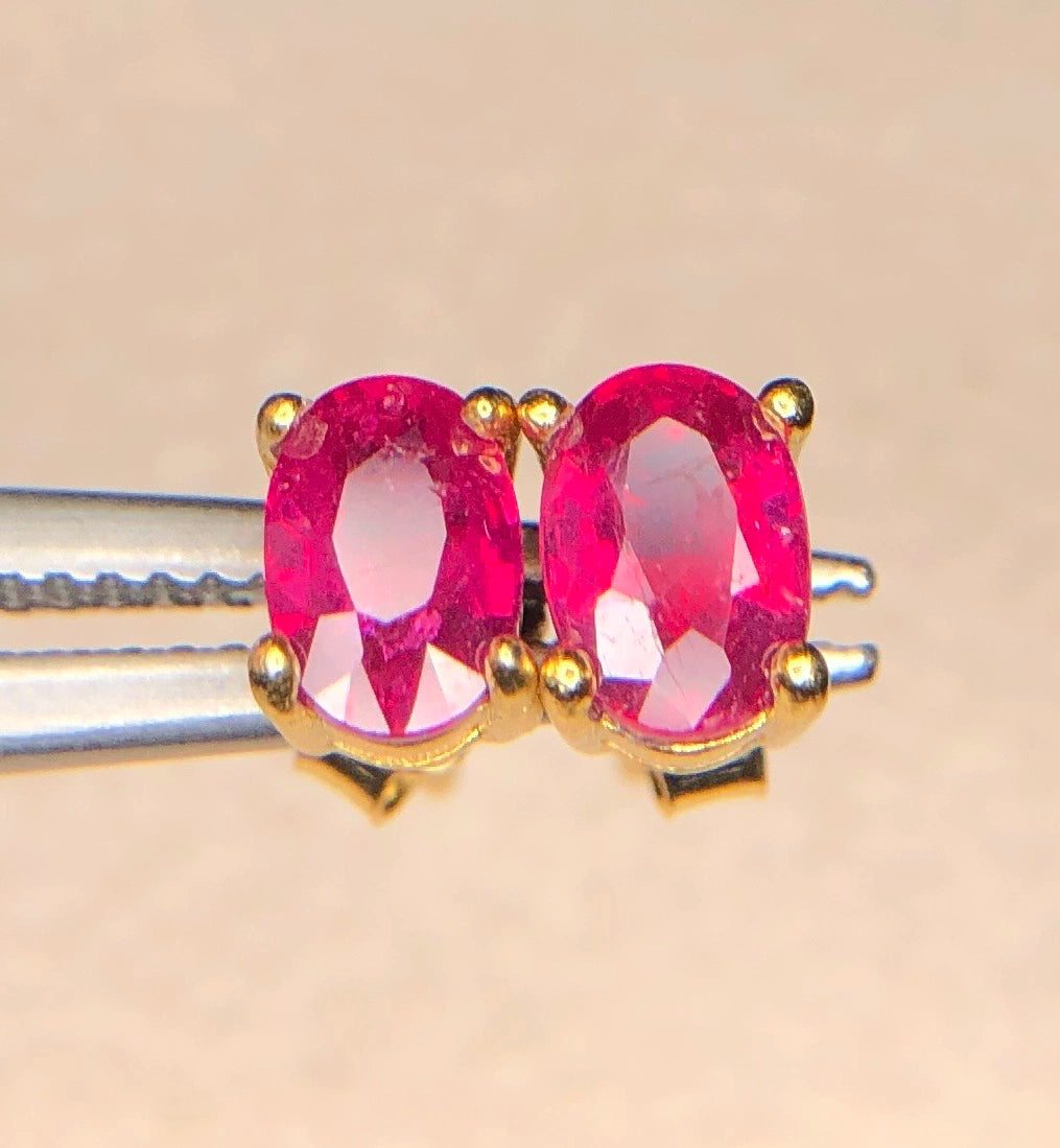 Natuurlijke Robijn Oorstekers 5,80 ct – 925 Sterling Zilver Rhodium Plated