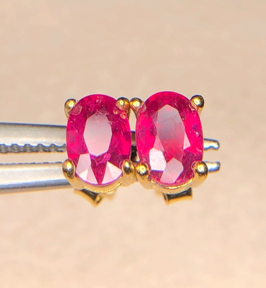 Natuurlijke Robijn Oorstekers 5,80 ct – 925 Sterling Zilver Rhodium Plated