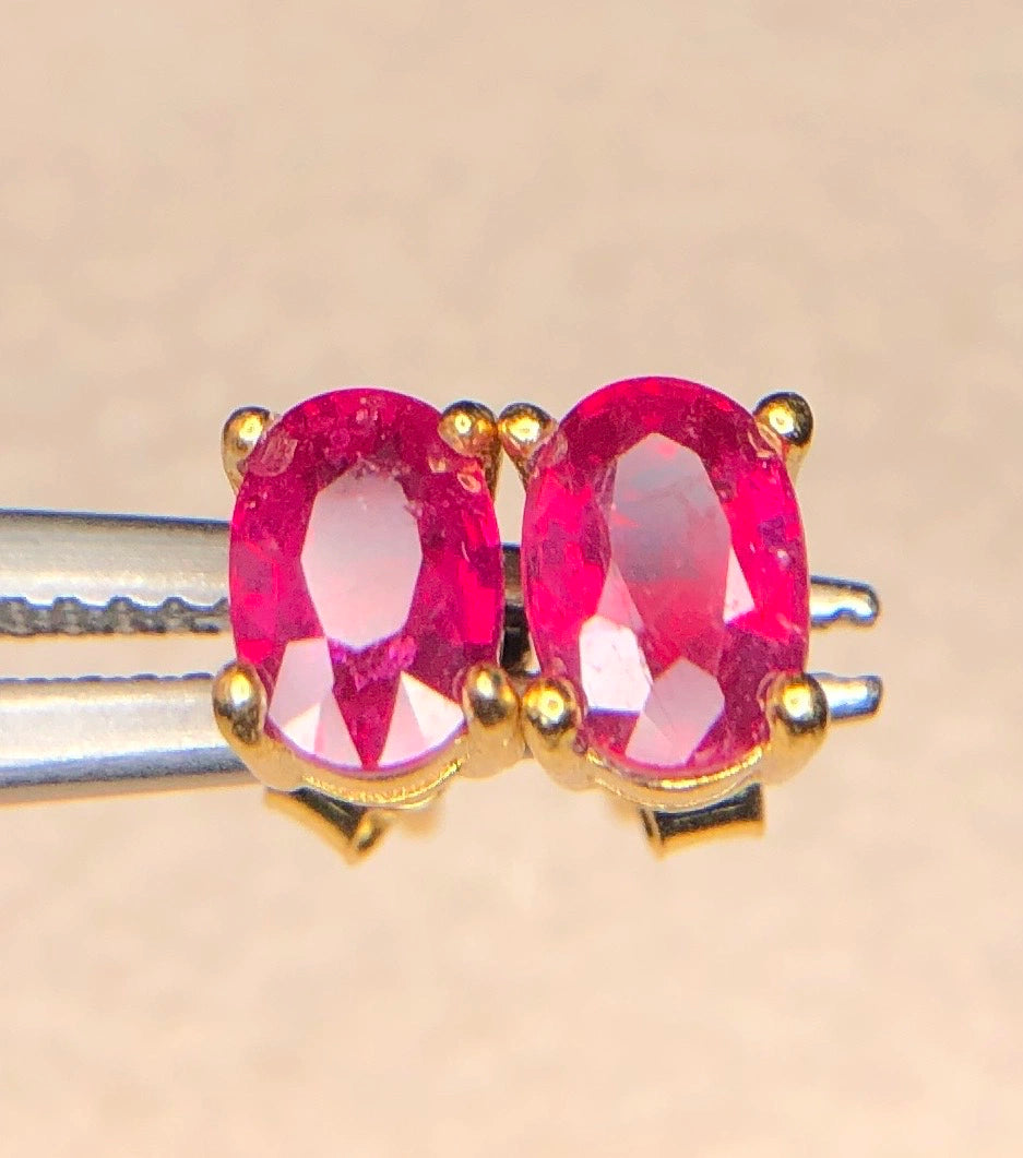 Natuurlijke Robijn Oorstekers 5,80 ct – 925 Sterling Zilver Rhodium Plated