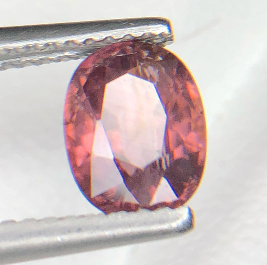 Natuurlijke Roze Zirkoon 2,20 ct – Ovaal Geslepen Losse Edelsteen