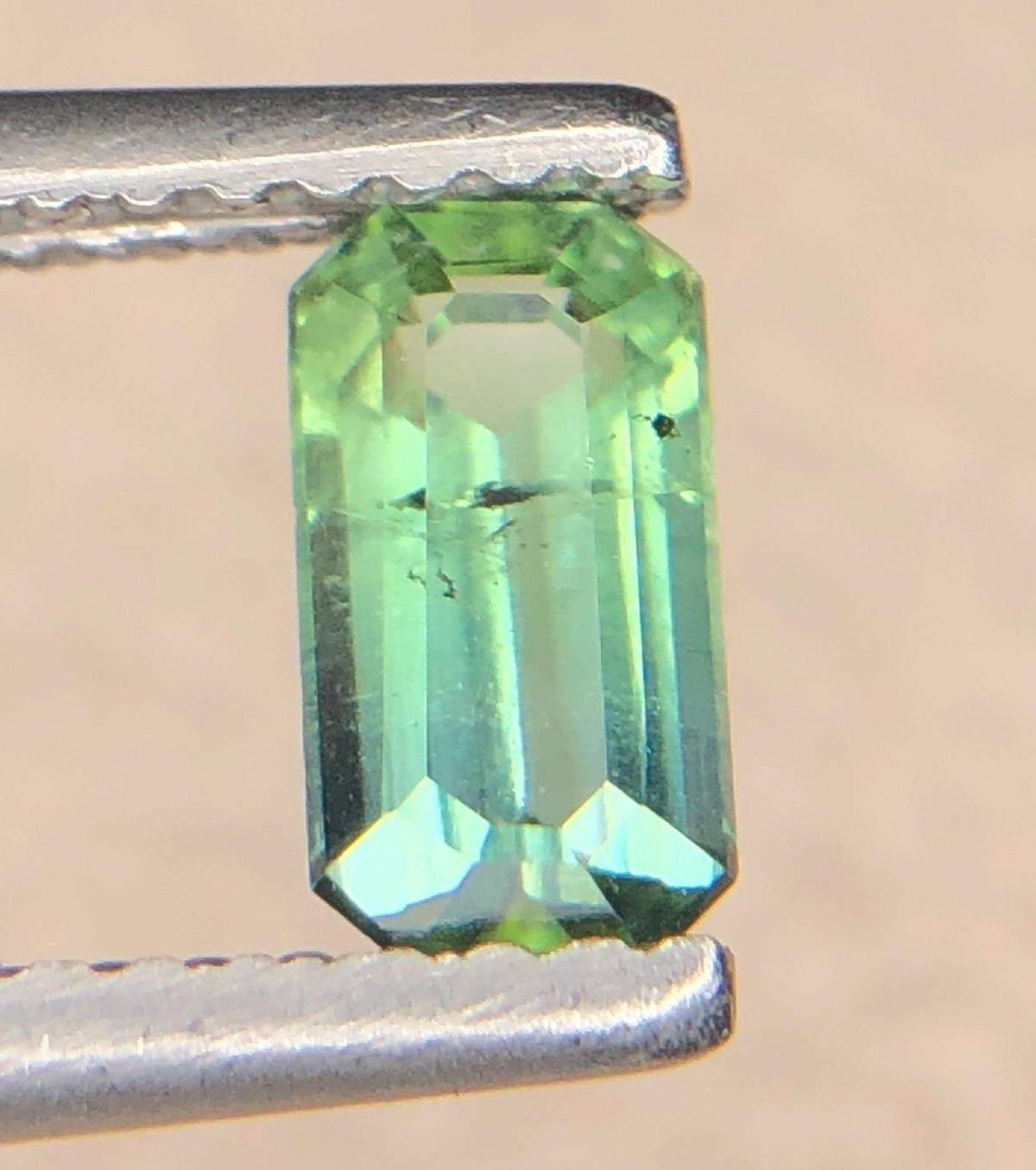 Natuurlijke Groene Toermalijn 0,80 ct – Emerald Cut Losse Edelsteen 6,9 × 3,6 mm