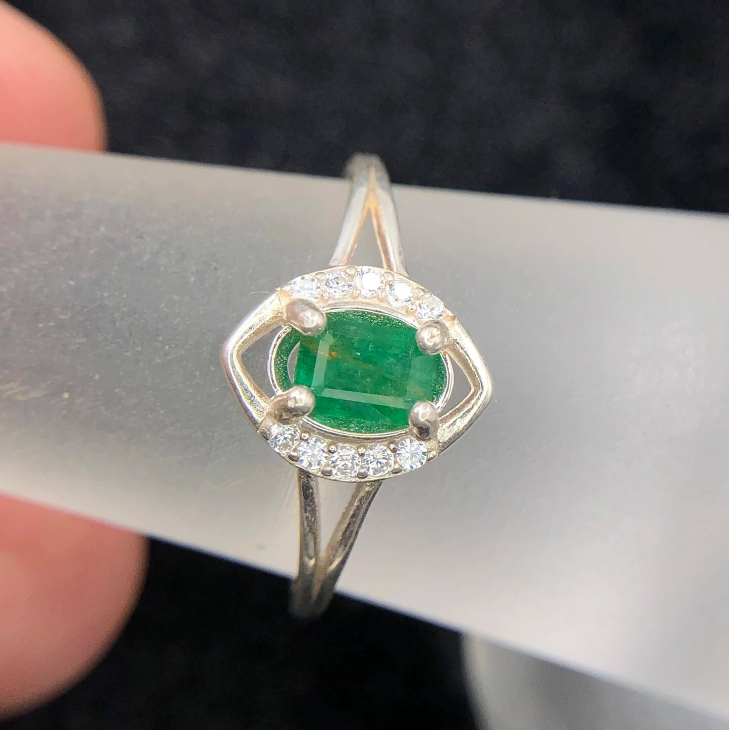 Ring van 925 sterling zilver met 6,80 ct natuurlijke Swat-smaragd