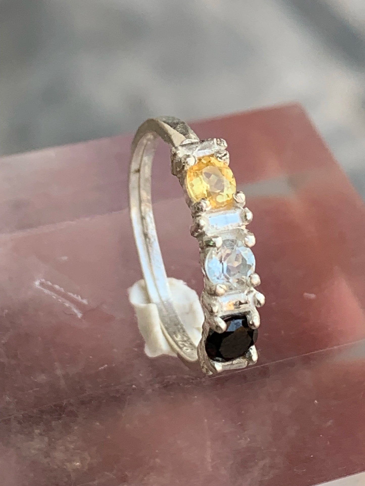 Zilveren ring met 9 ct prasioliet en toermalijn