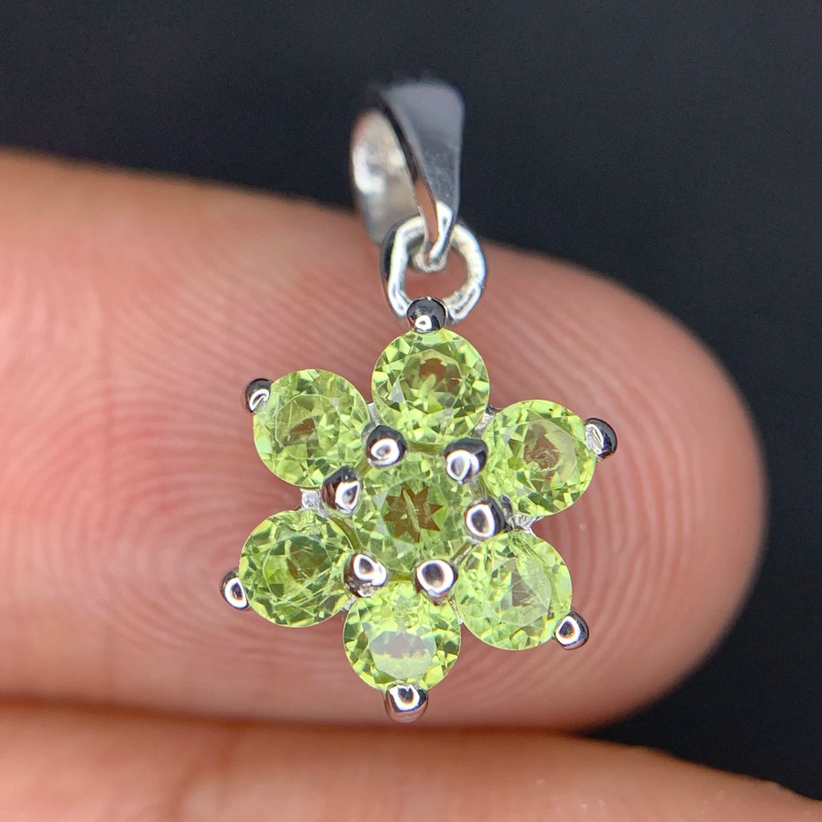 Natuurlijke Groene Peridoot Hanger – 925 Sterling Zilver – Rhodium Plated