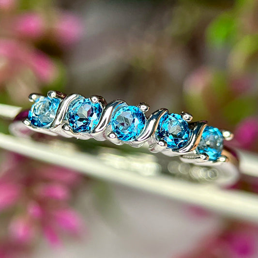 Natuurlijke London Blue Topaas Ring met CZ – Rhodium Plated