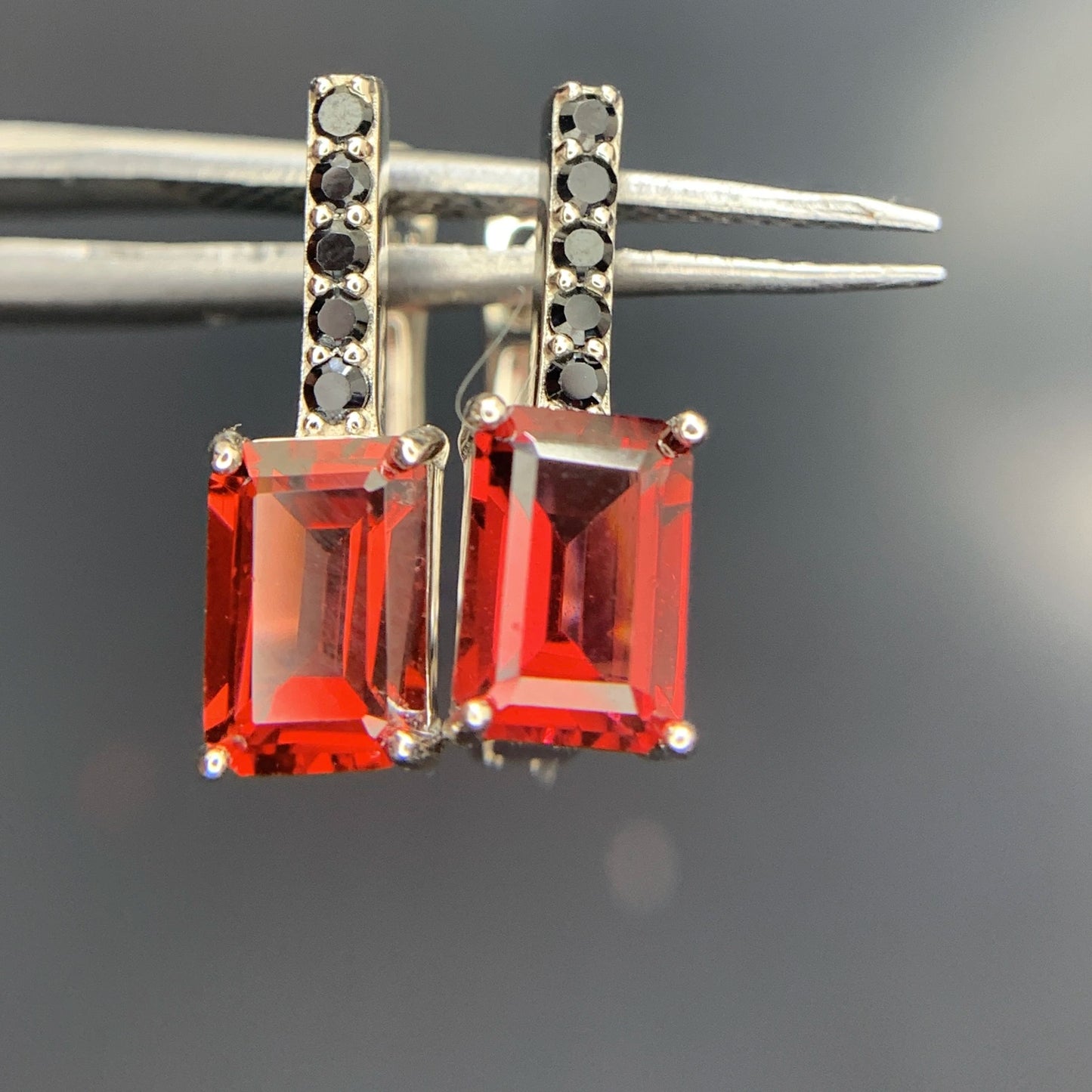 Oorbellen met umbalite garnet – 13.75 ct, gerhodineerd, 925 sterling zilver
