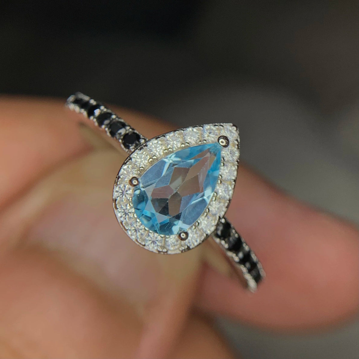 Natuurlijke Swiss Blue Topaas Ring met Spinel – 925 Sterling Zilver – Rhodium Plated