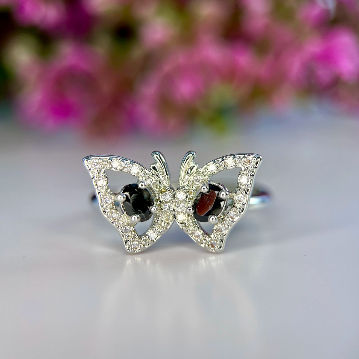 Natuurlijke Zwarte Spinel Ring met Zirkonia – Rhodium Plated
