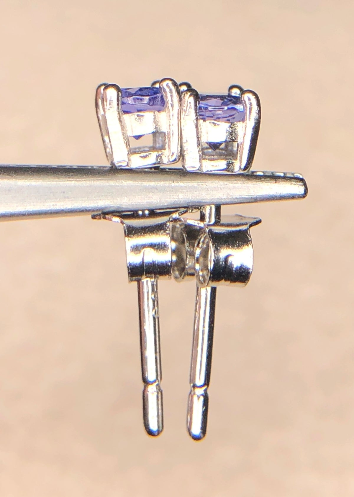 Natuurlijke Tanzaniet Oorstekers 3,20 ct – 925 Sterling Zilver Rhodium Plated