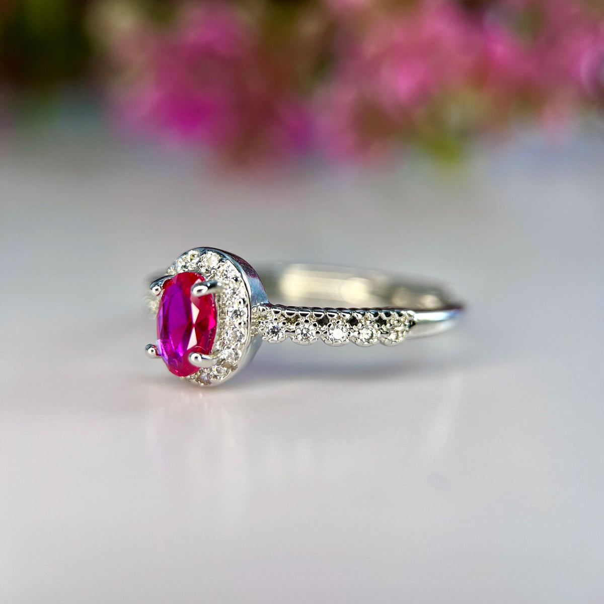 Natuurlijke Robijn Ring met Zirkonia – Glass Filled & Rhodium Plated