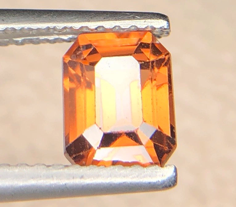 Natuurlijke Bruine Zirkoon 2,05 ct – Emerald Cut Losse Edelsteen AAA Grade 7,1 × 5,5 mm