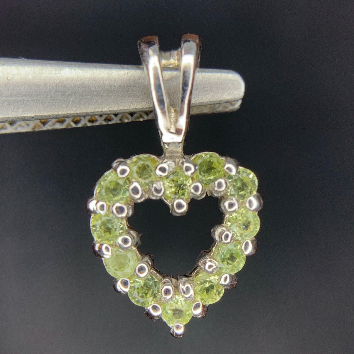 Natuurlijke Groene Peridoot Hanger – 925 Sterling Zilver – Rhodium Plated