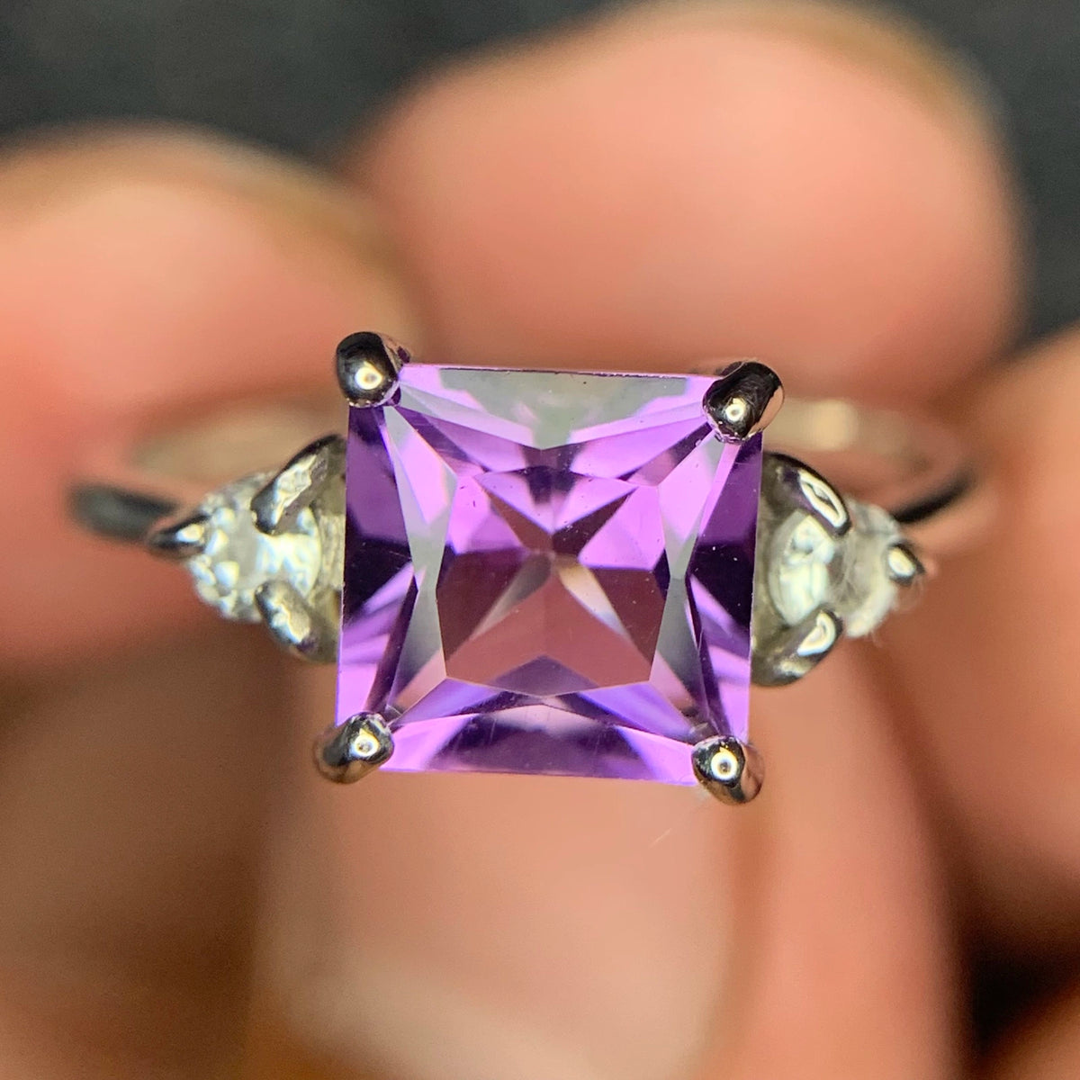 Natuurlijke Amethist Ring met Zirkonia – 925 Sterling Zilver – Rhodium Plated
