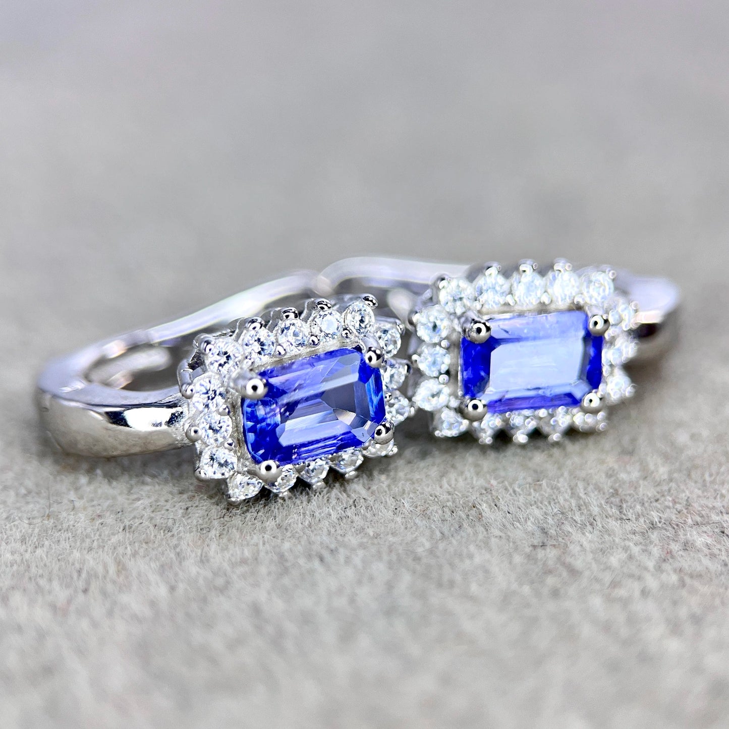Natuurlijke oorbellen met tanzaniet – 925 sterling zilver
