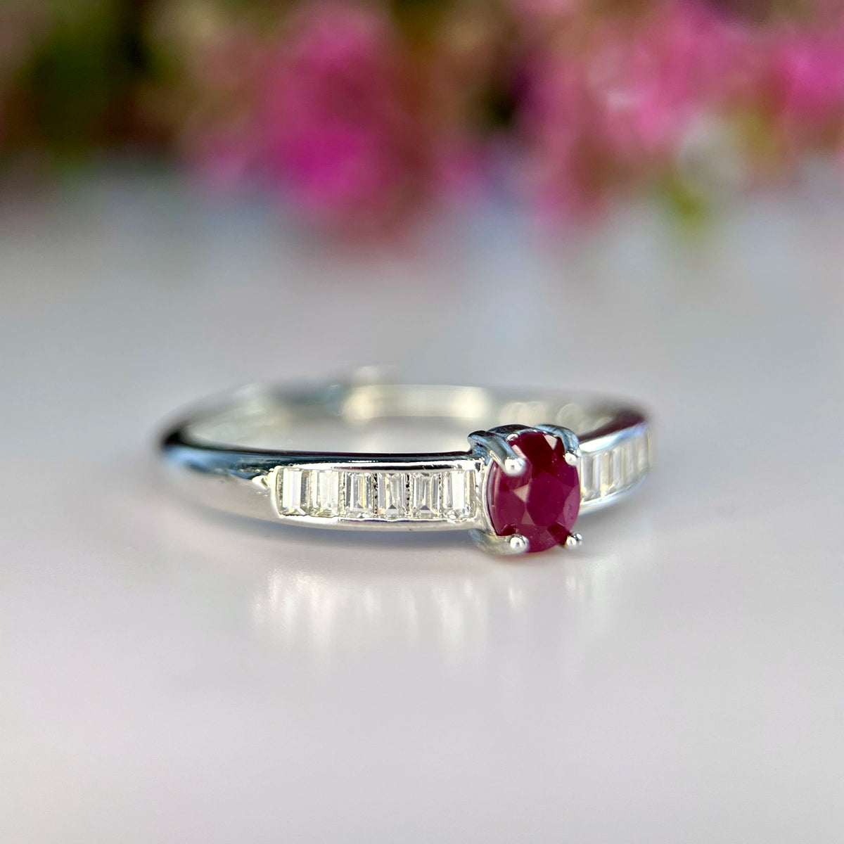 Natuurlijke Robijn Ring met Zirkonia – Glass Filled & Rhodium Plated