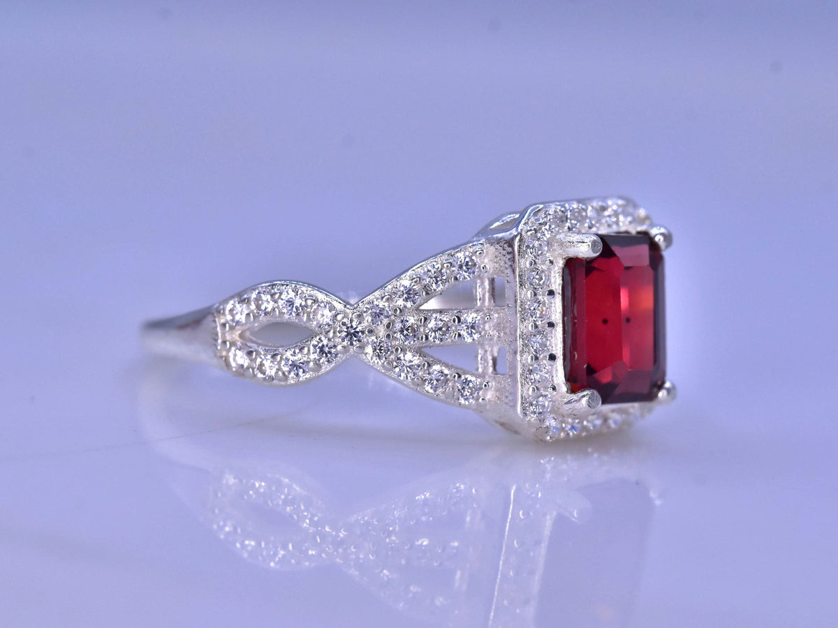 Natuurlijke Rode Granaat Damesring 11,60 CT – 925 Zilver
