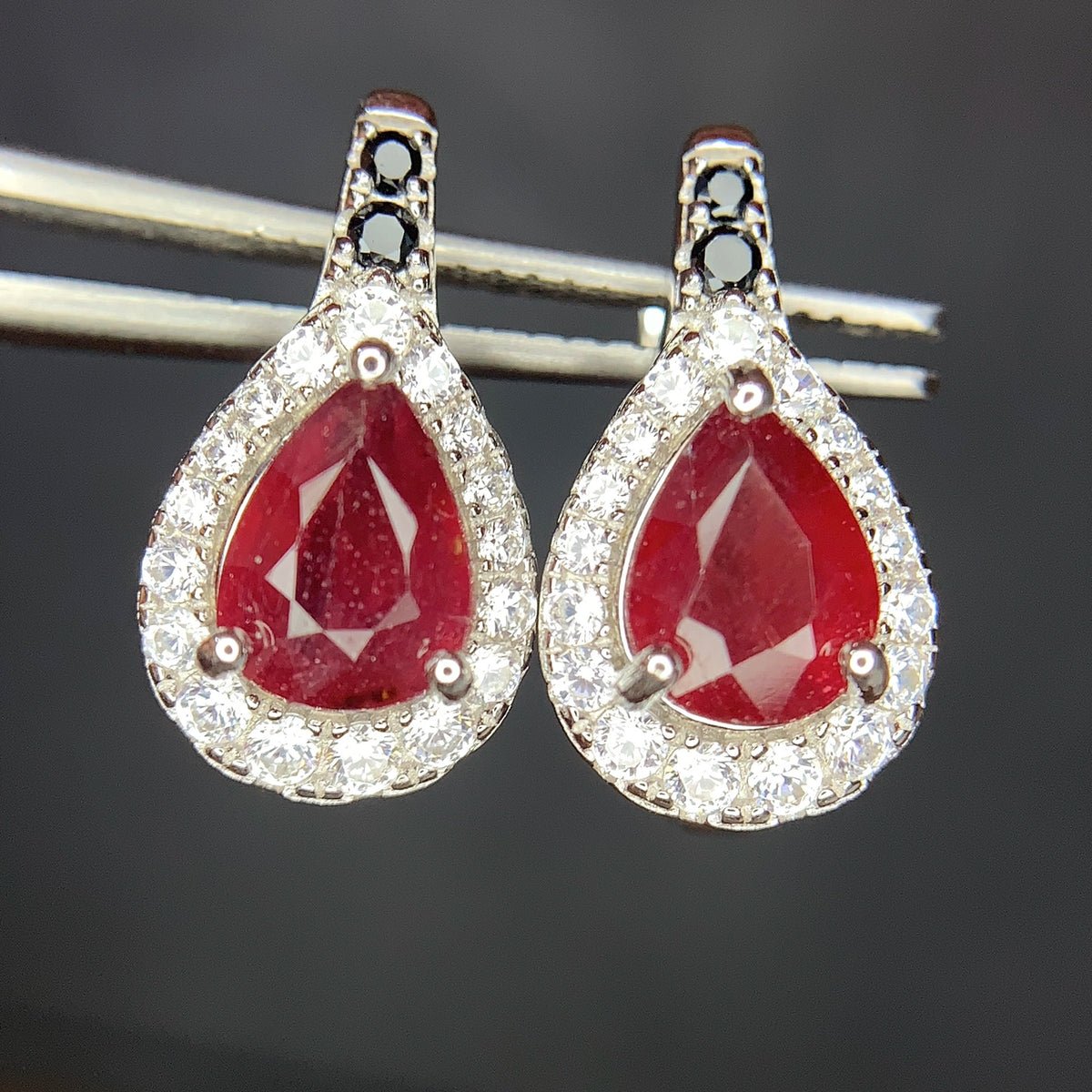 Natuurlijke Robijn Oorstekers met Spinel – 925 Sterling Zilver – Rhodium Plated