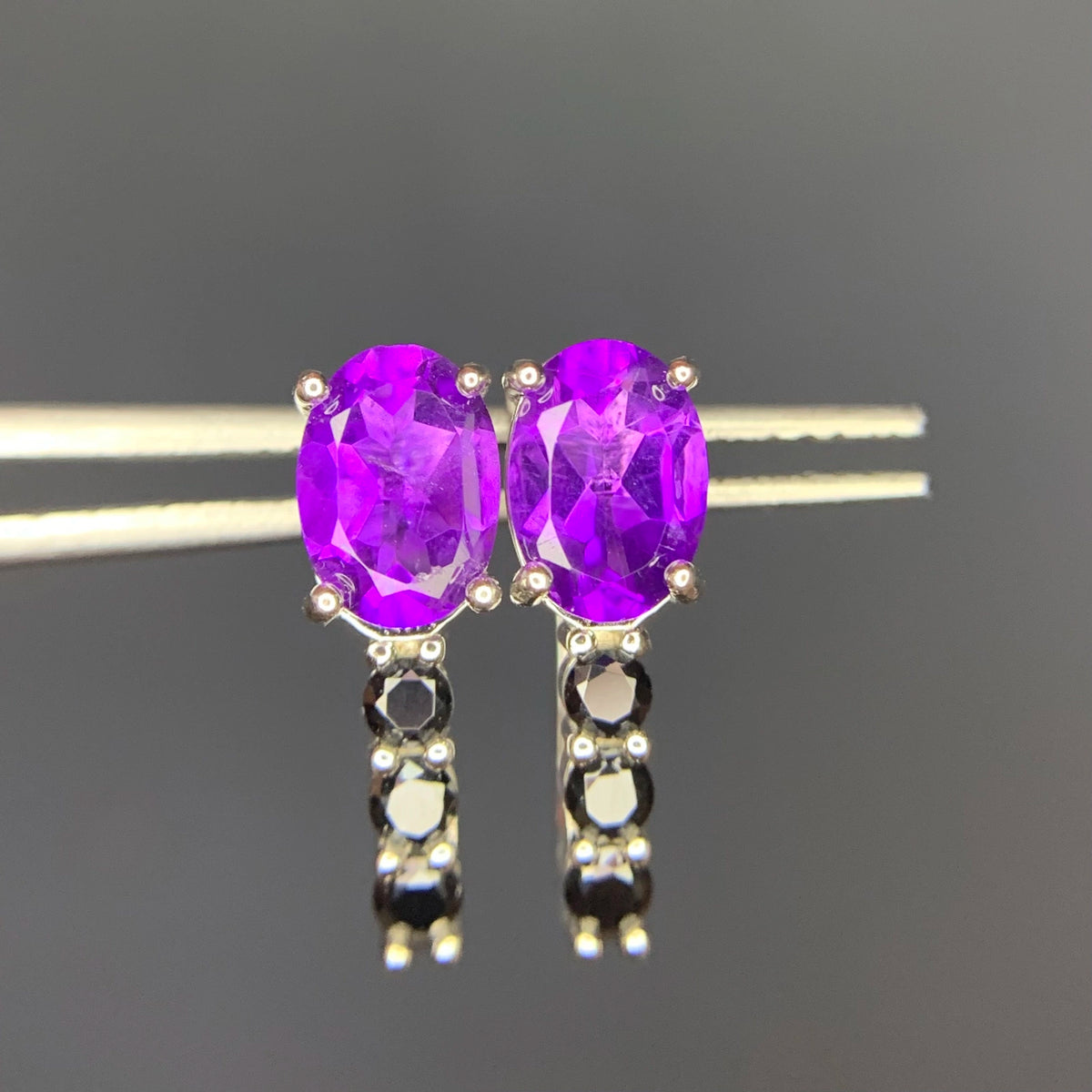 Natuurlijke oorbellen met amethist – 13.25 ct, gerhodineerd, 925 sterling zilver