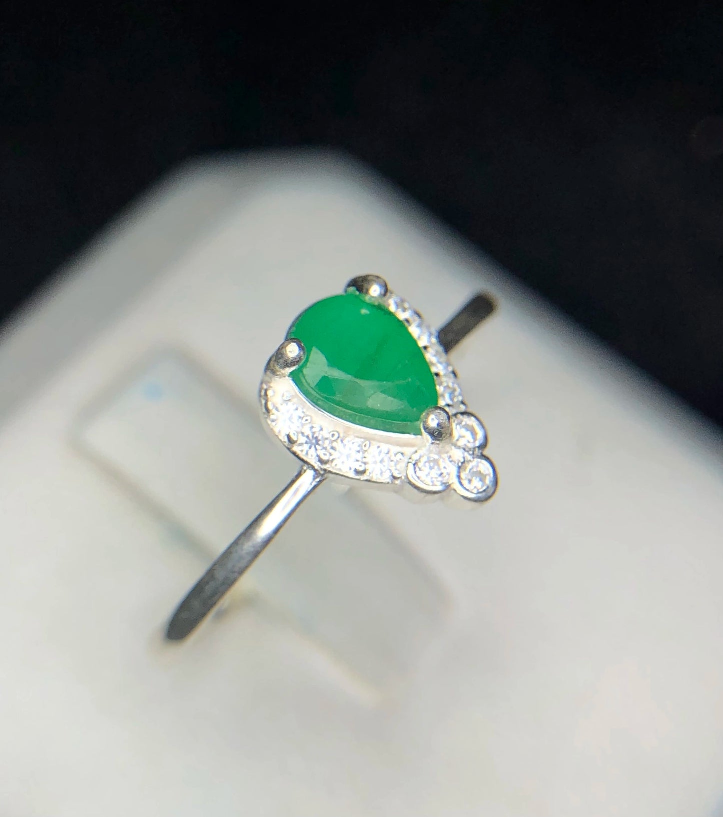 Ring van 925 sterling zilver met 6,60 ct natuurlijke smaragd