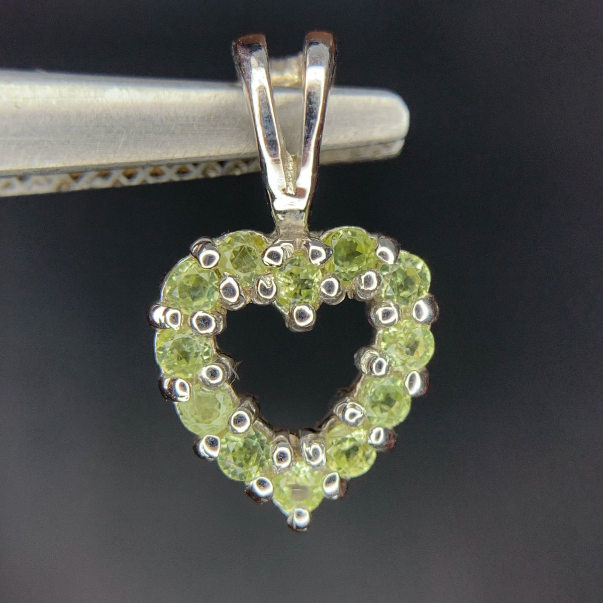 Natuurlijke Groene Peridoot Hanger – 925 Sterling Zilver – Rhodium Plated