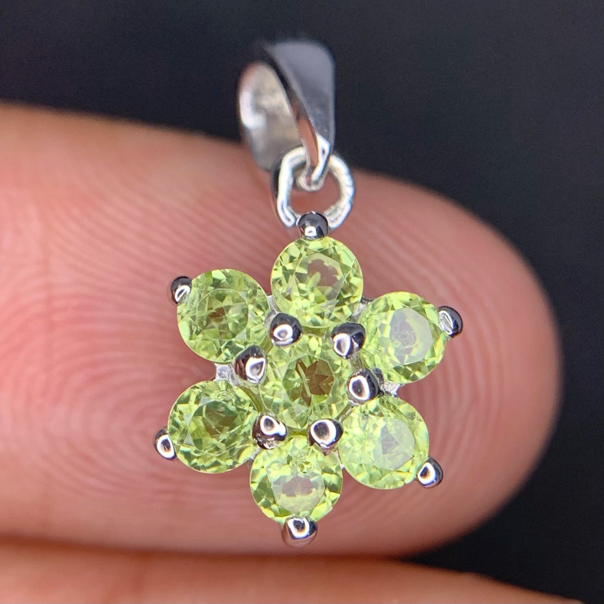 Natuurlijke Groene Peridoot Hanger – 925 Sterling Zilver – Rhodium Plated