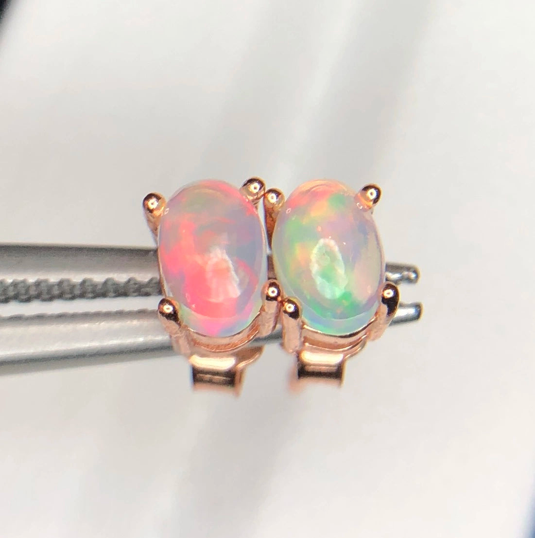 Natuurlijke Witte Opaal Oorbellen – 4,85 ct – 925 Zilver