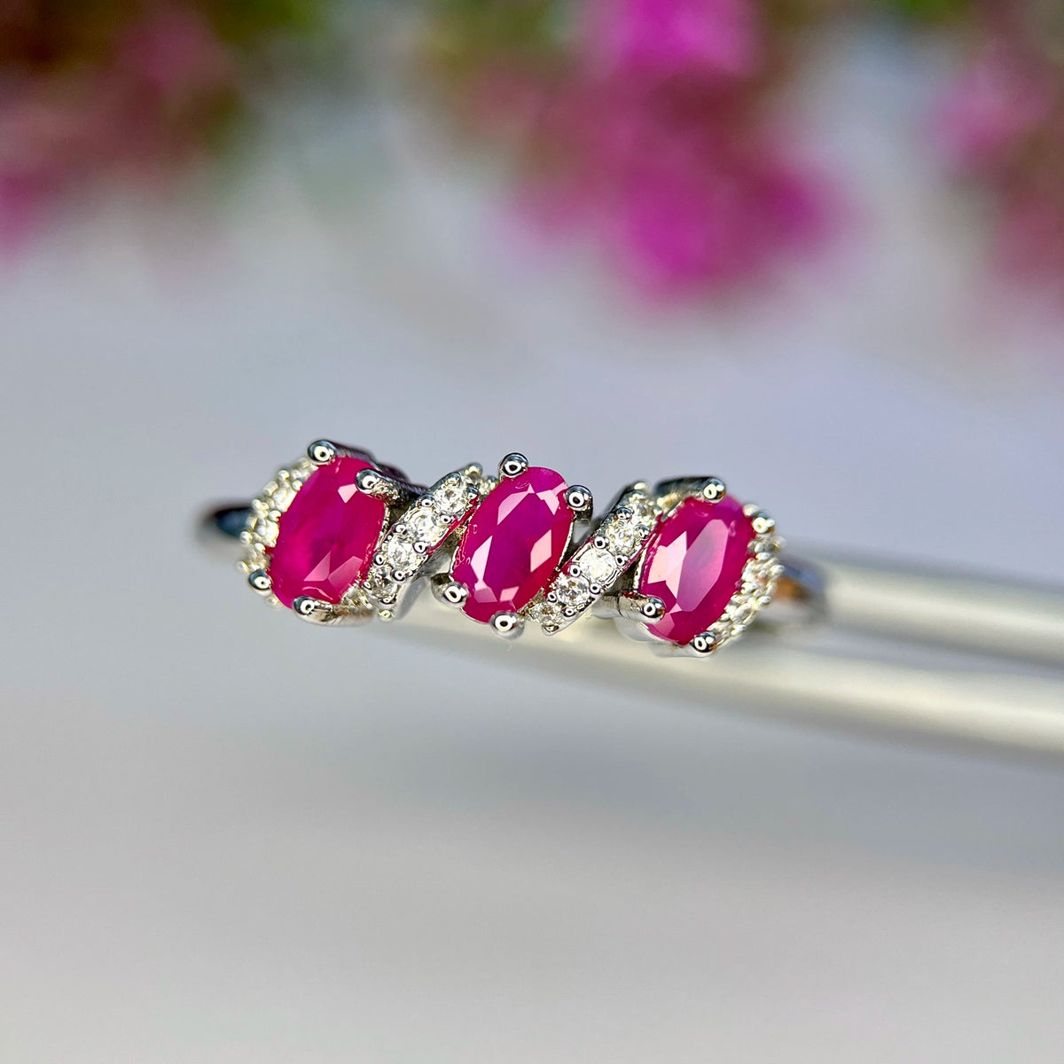 Natuurlijke Robijn Ring met Zirkonia – Glass Filled & Rhodium Plated