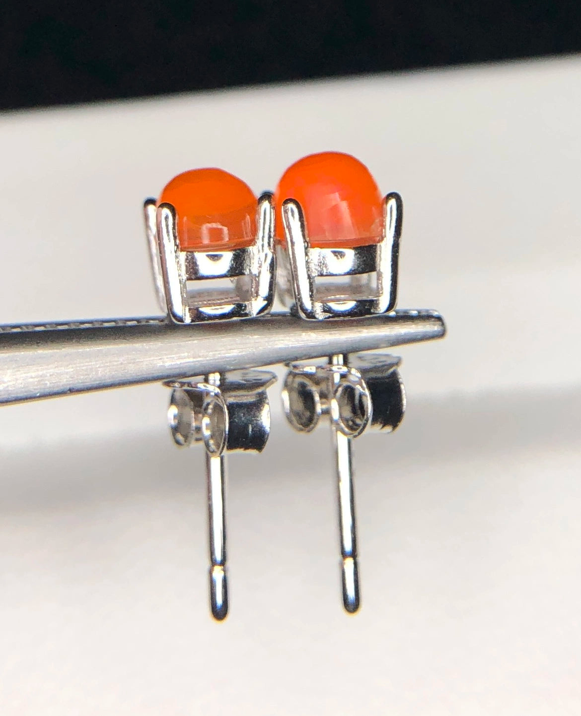 Natuurlijke Oranje Opaal Oorstekers 5,00 ct – 925 Sterling Zilver Rhodium Plated
