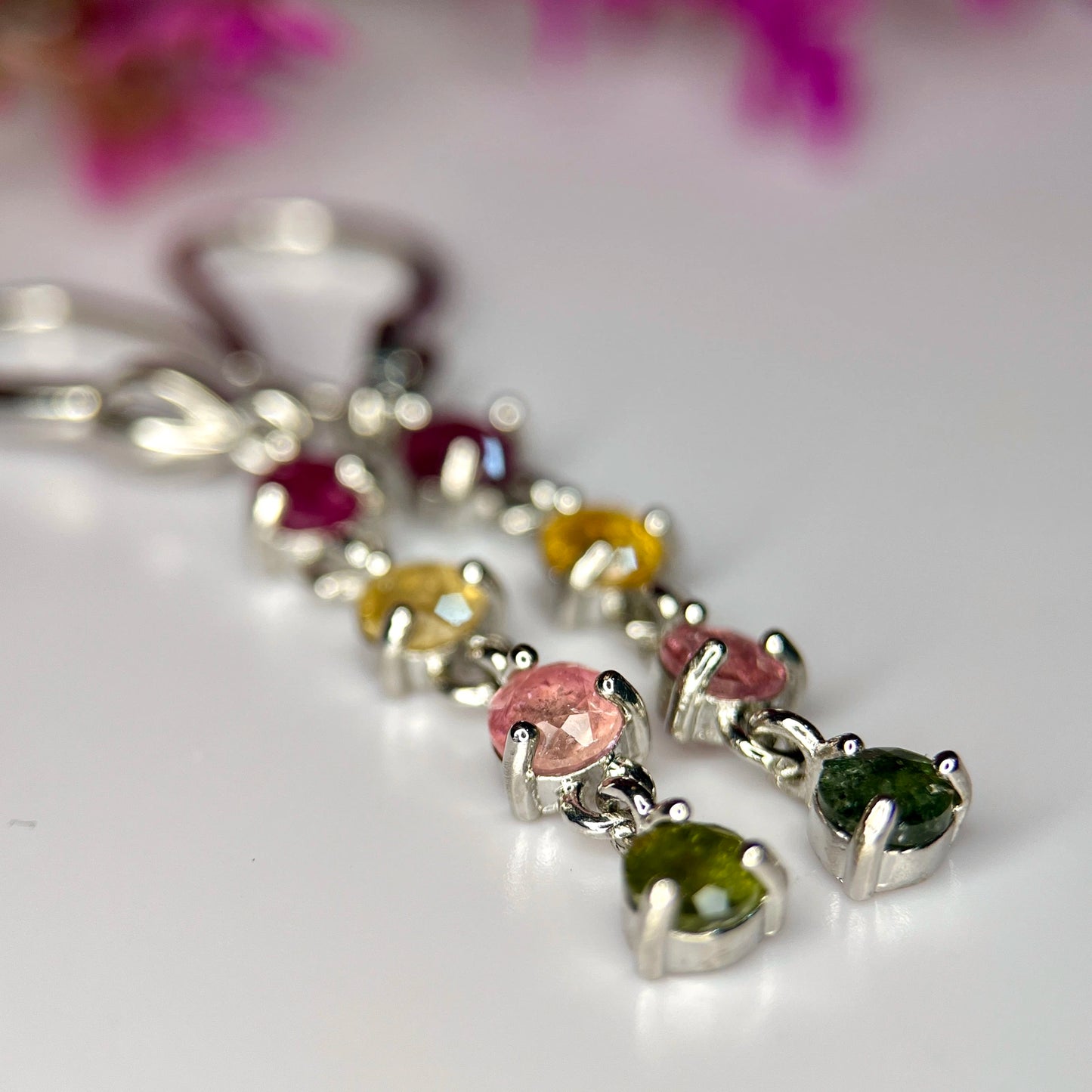 Natuurlijke oorbellen met toermalijn – Multicolor