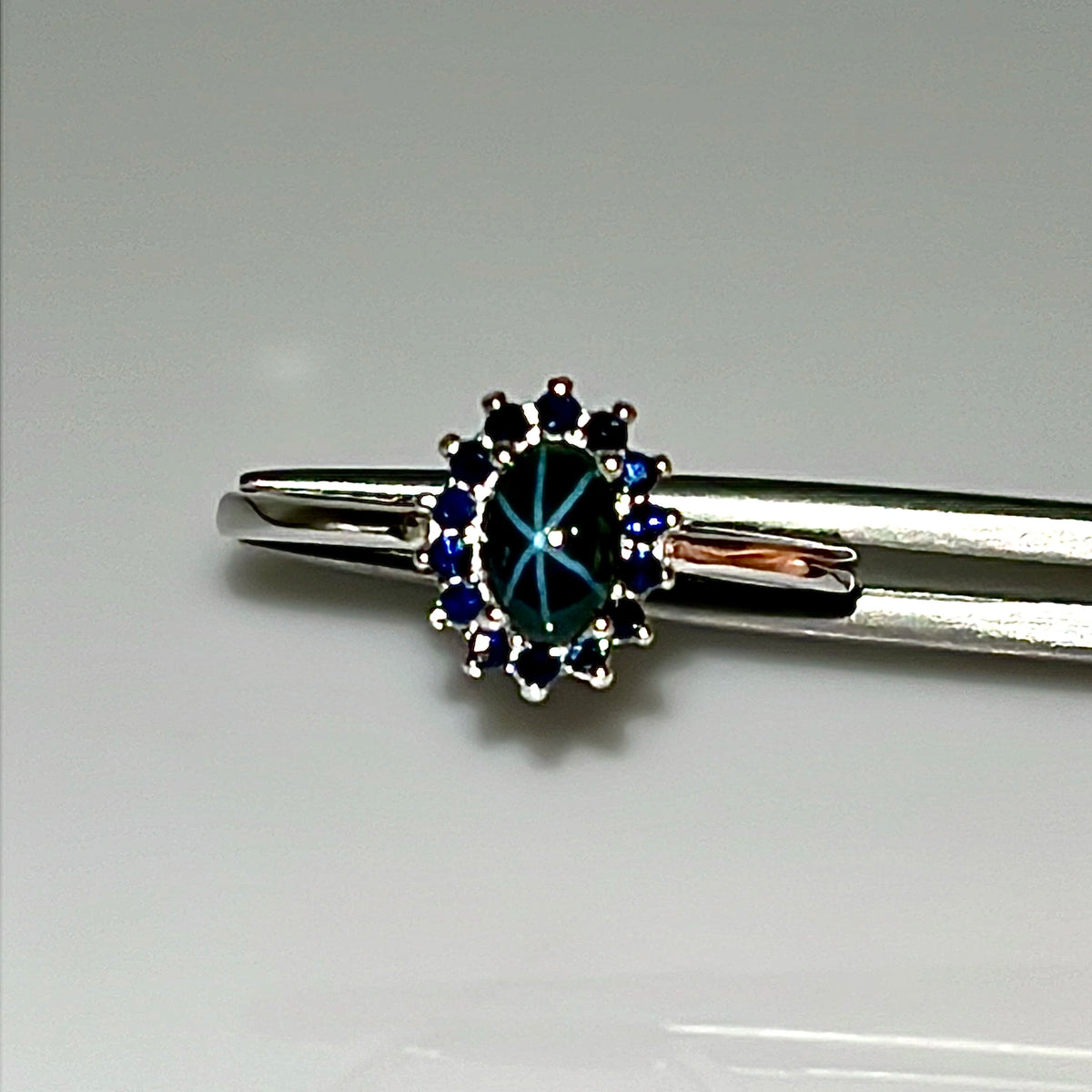 Natuurlijke Blauwe Ster Saffier Ring met Saffieren – 925 Sterling Zilver