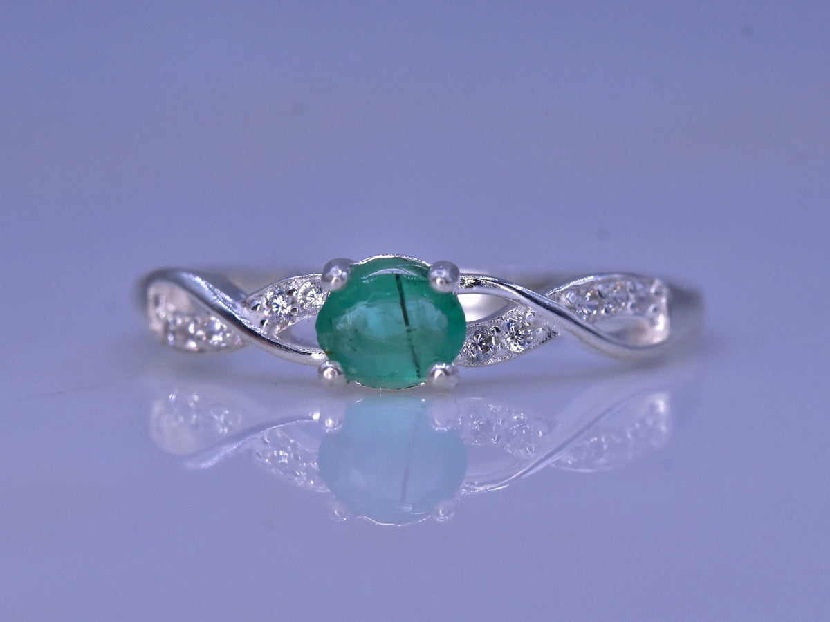 Prachtige Natuurlijke Swat Smaragd Damesring 7,80 CT – 925 Zilver