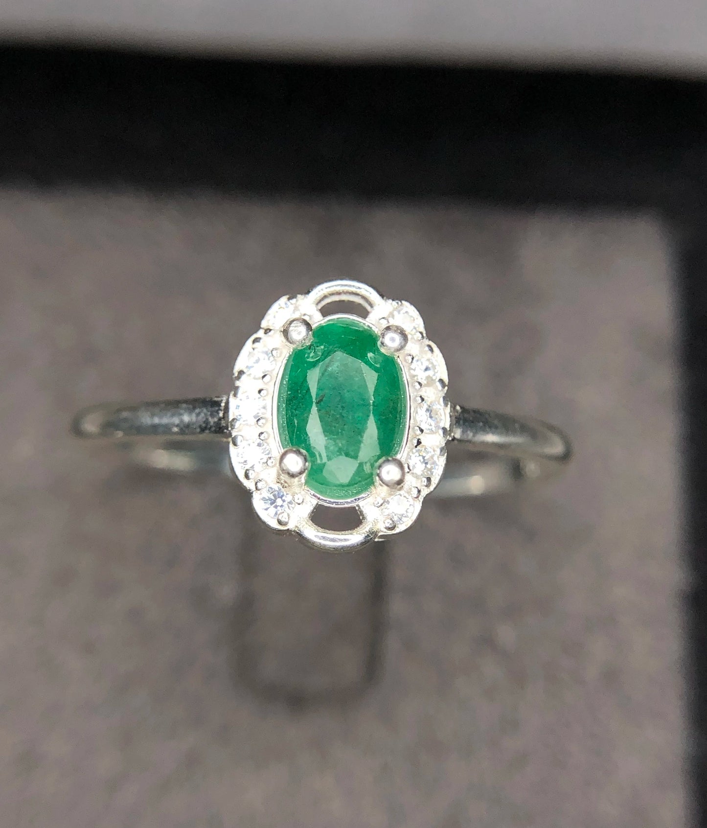Ring van 925 sterling zilver met 7,80 ct natuurlijke Zambiaanse smaragd