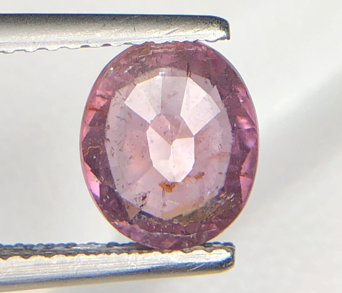 Natuurlijke Roze Zirkoon 2,50 ct – Ovaal Facetgeslepen Edelsteen 8,4 × 7 mm