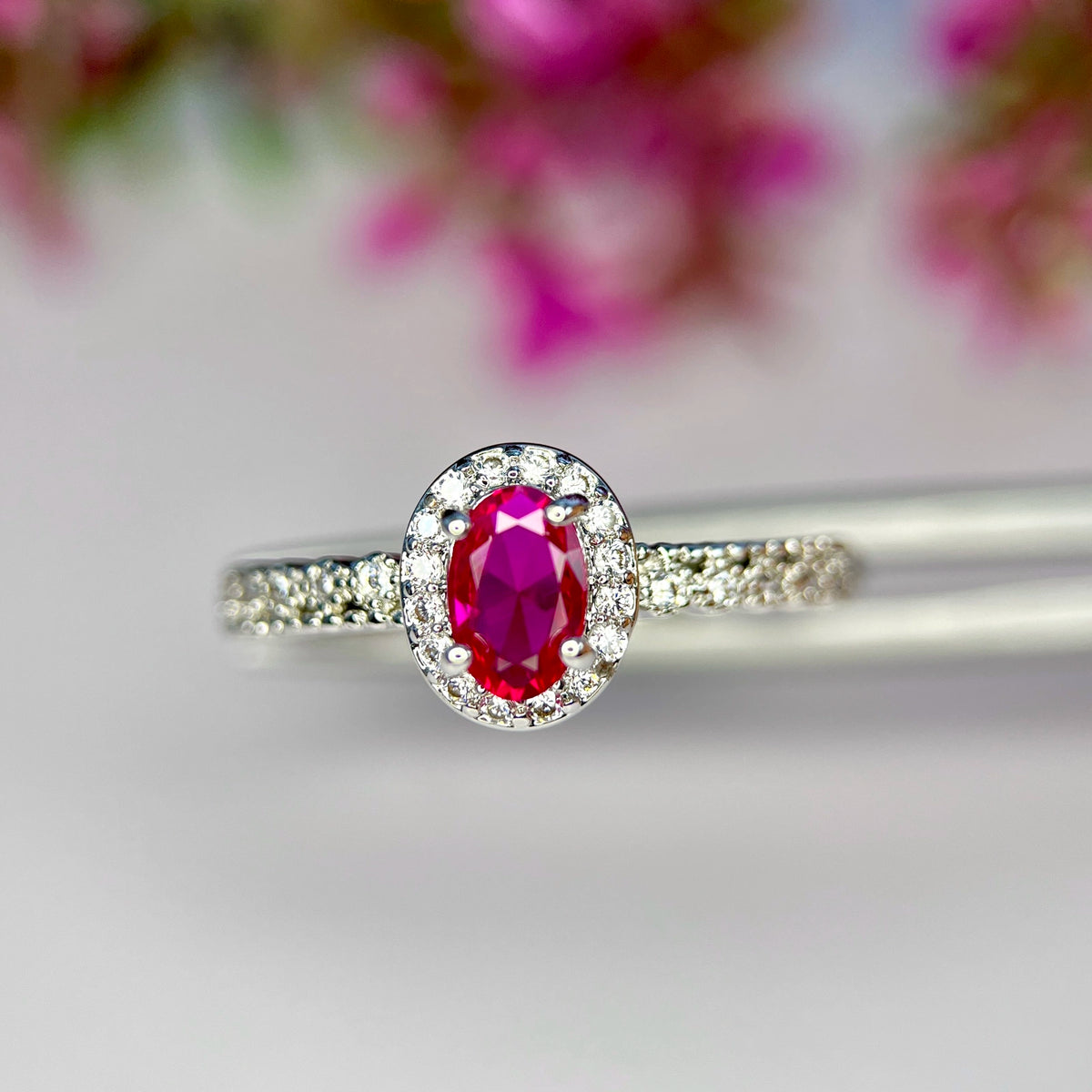 Natuurlijke Robijn Ring met Zirkonia – Glass Filled & Rhodium Plated