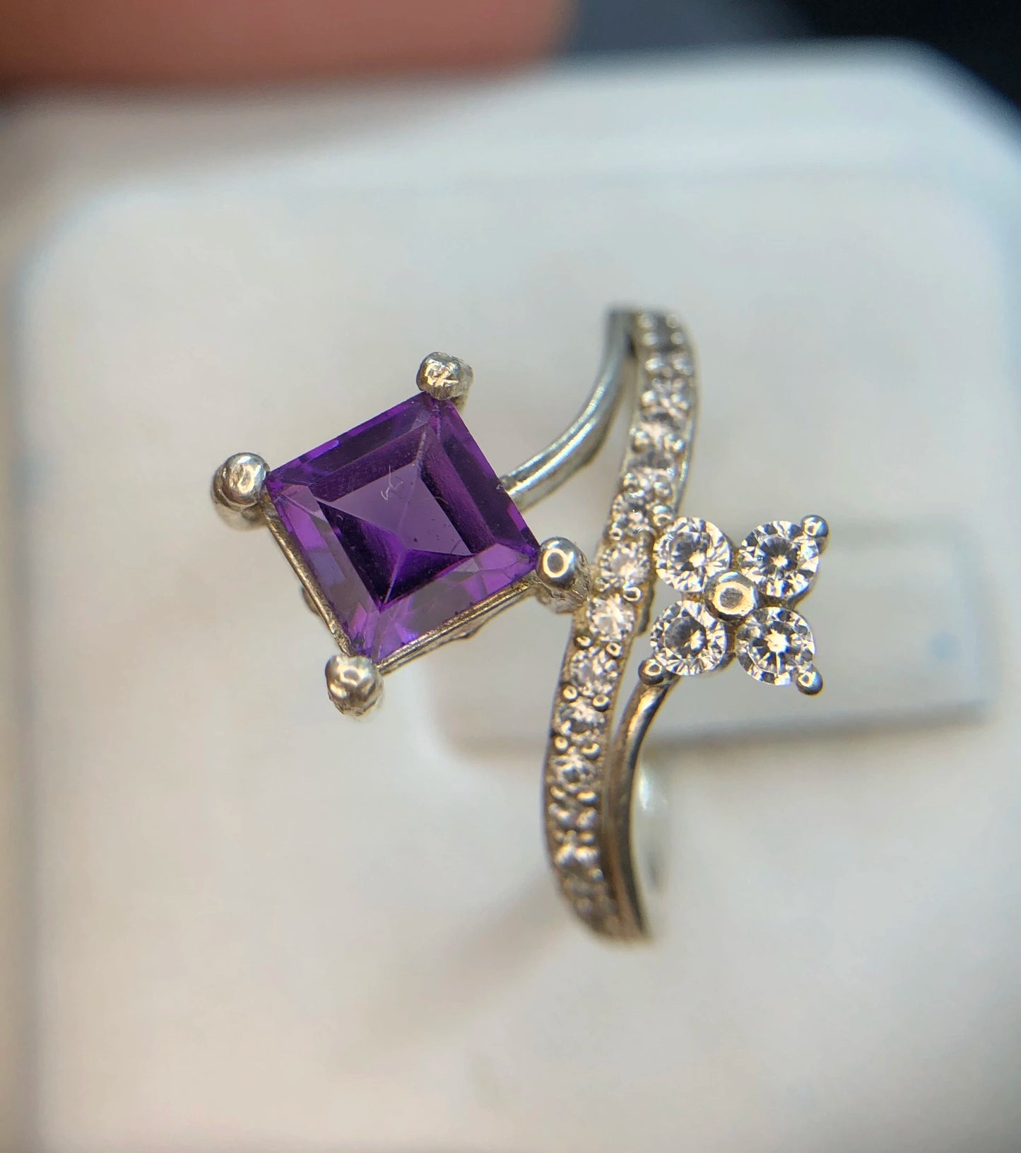 Ring van 925 sterling zilver met 10,80 ct natuurlijke amethist