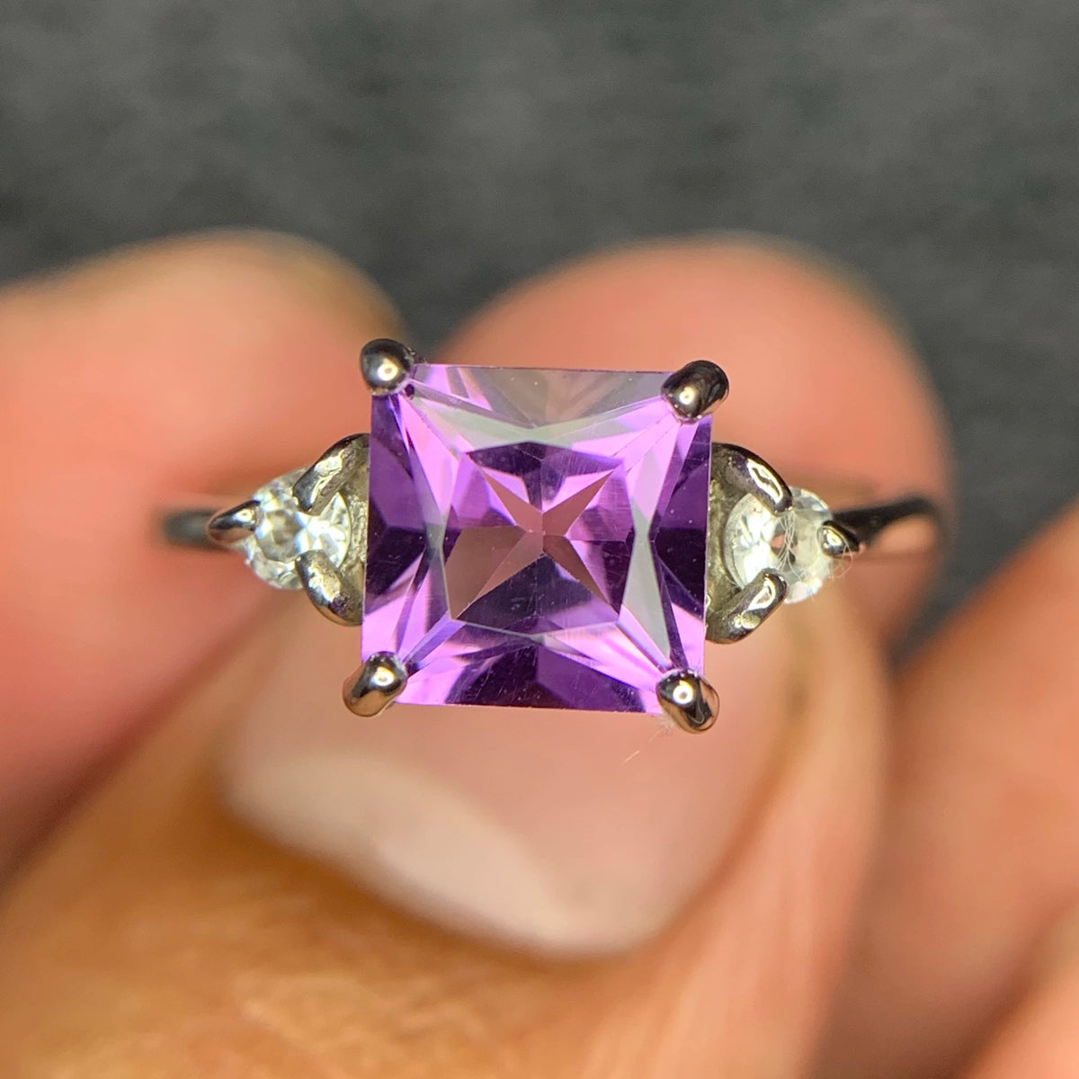 Natuurlijke Amethist Ring met Zirkonia – 925 Sterling Zilver – Rhodium Plated