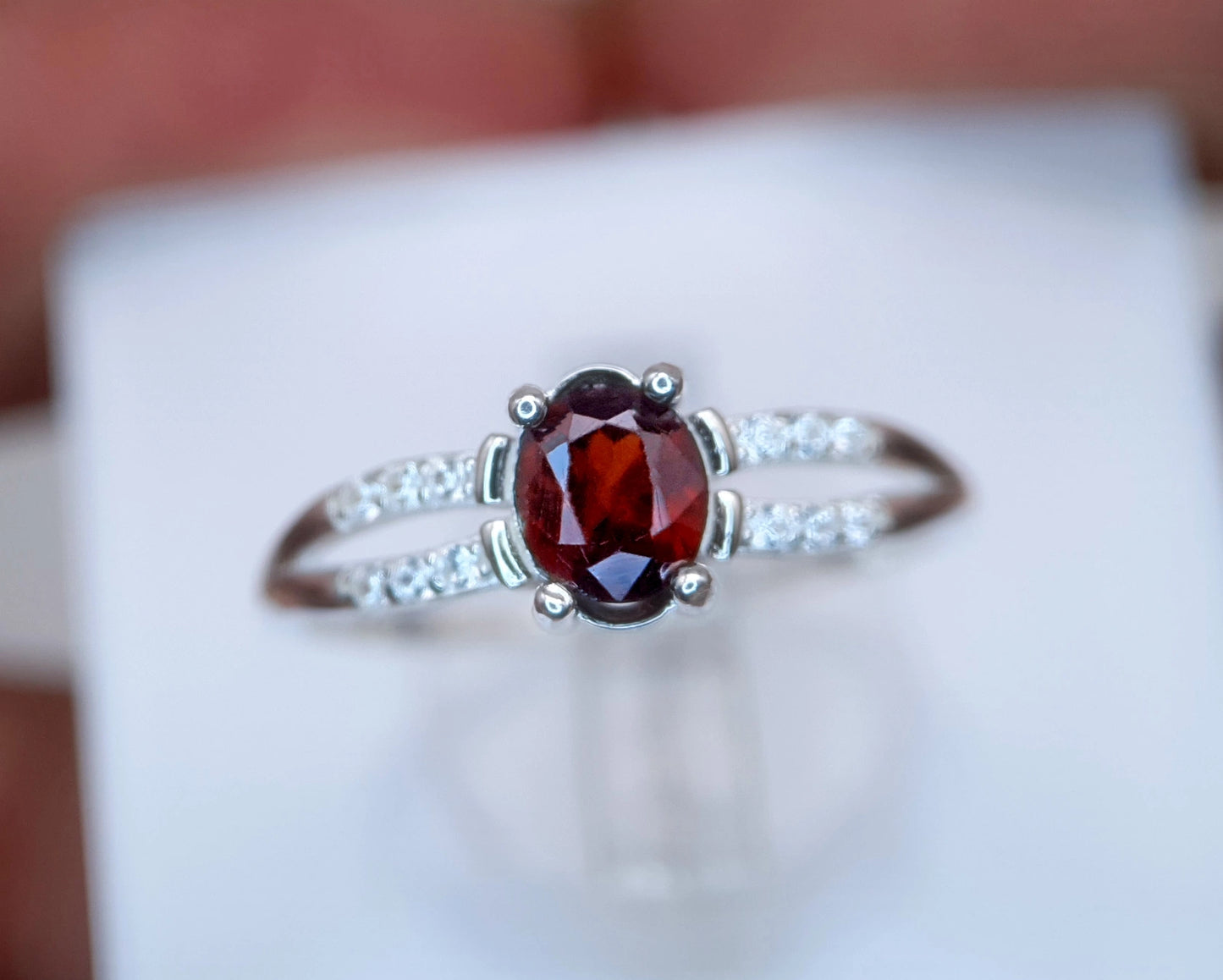 Natuurlijke granaatring – 11.69 ct, 925 sterling zilver