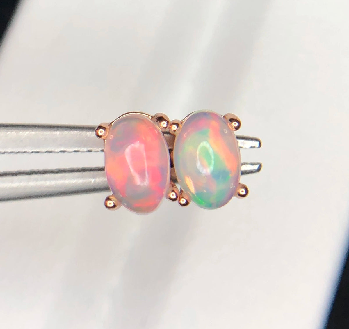 Natuurlijke Witte Opaal Oorbellen – 4,85 ct – 925 Zilver