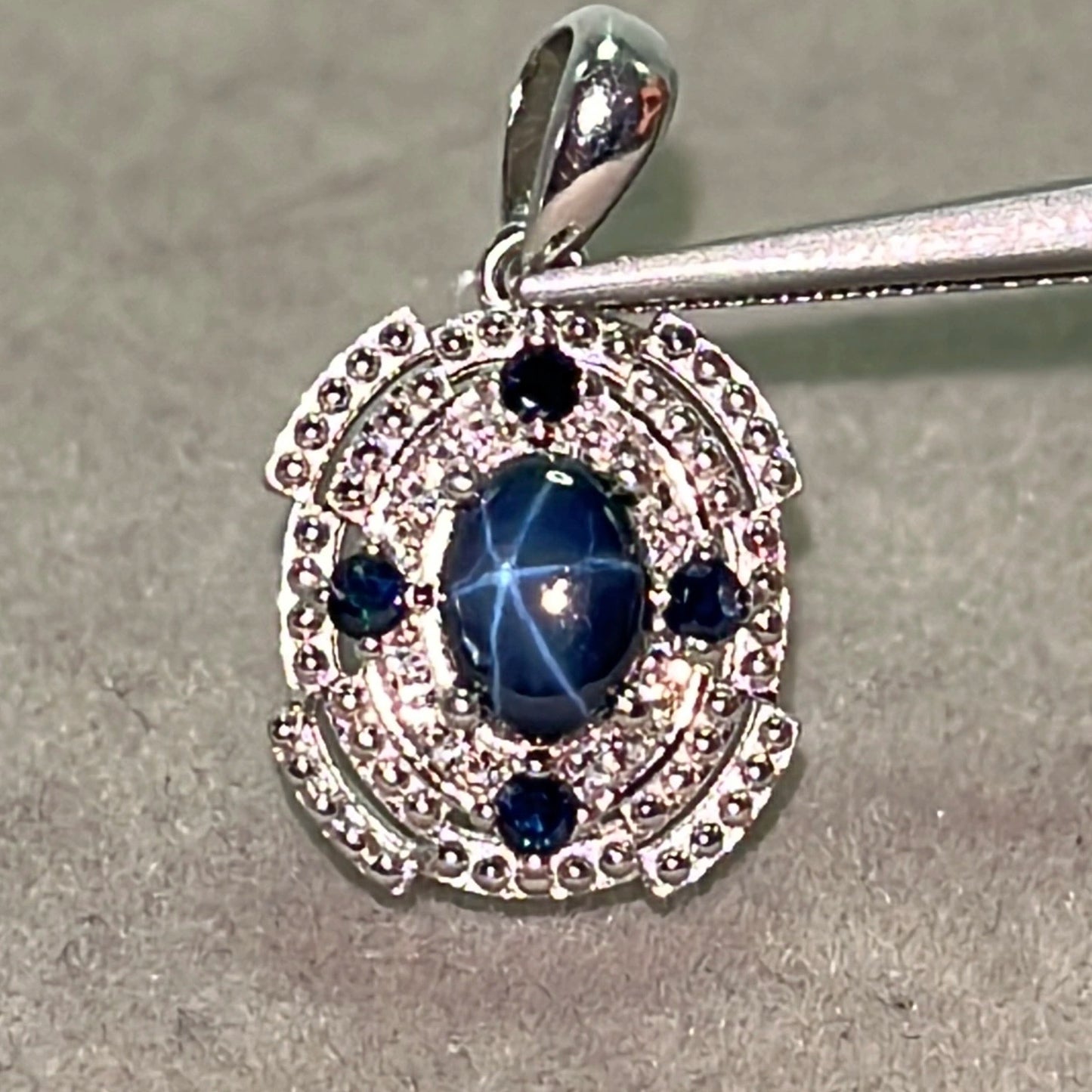 Natuurlijke saffierhanger – blauw, 925 sterling zilver