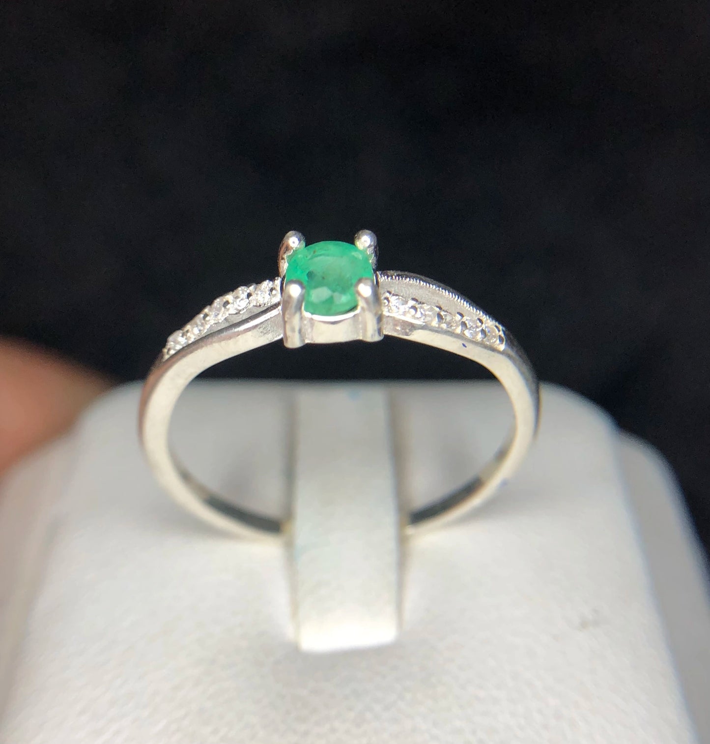 Ring van 925 sterling zilver met 7,50 ct natuurlijke smaragd