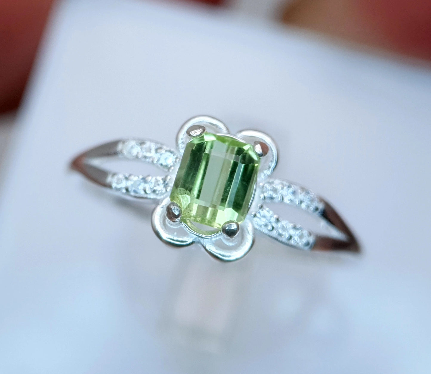 Natuurlijke peridootring – 16.69 ct, groen