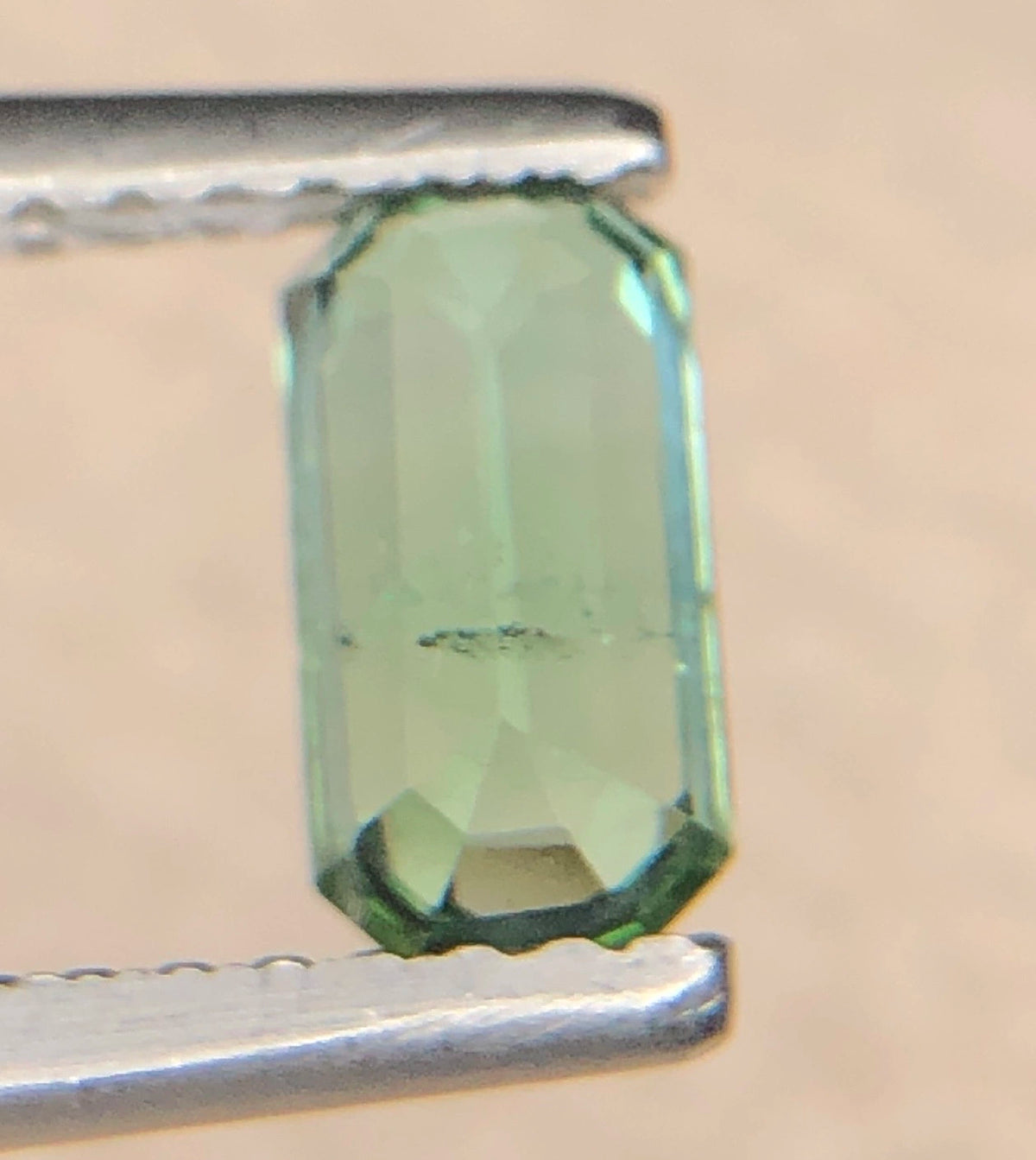 Natuurlijke Groene Toermalijn 0,80 ct – Emerald Cut Losse Edelsteen 6,9 × 3,6 mm