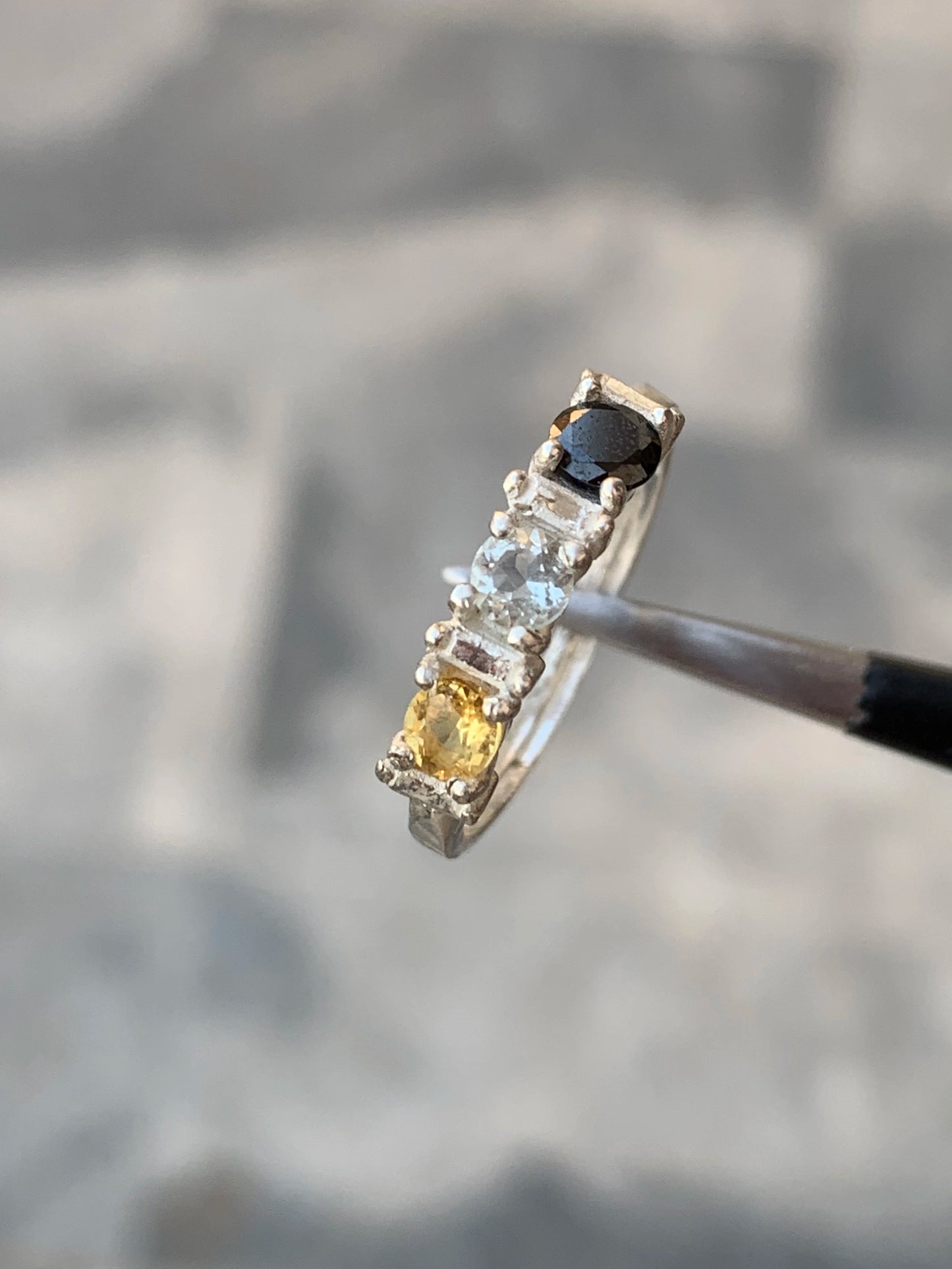 Zilveren ring met 9 ct prasioliet en toermalijn