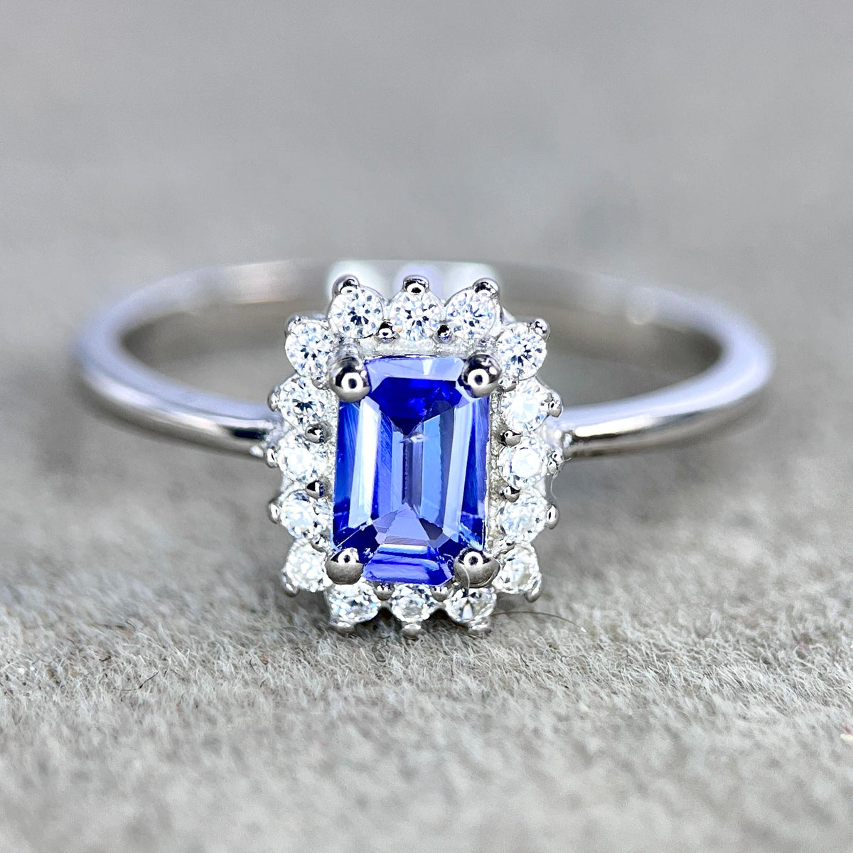 Natuurlijke tanzanietring – 925 sterling zilver