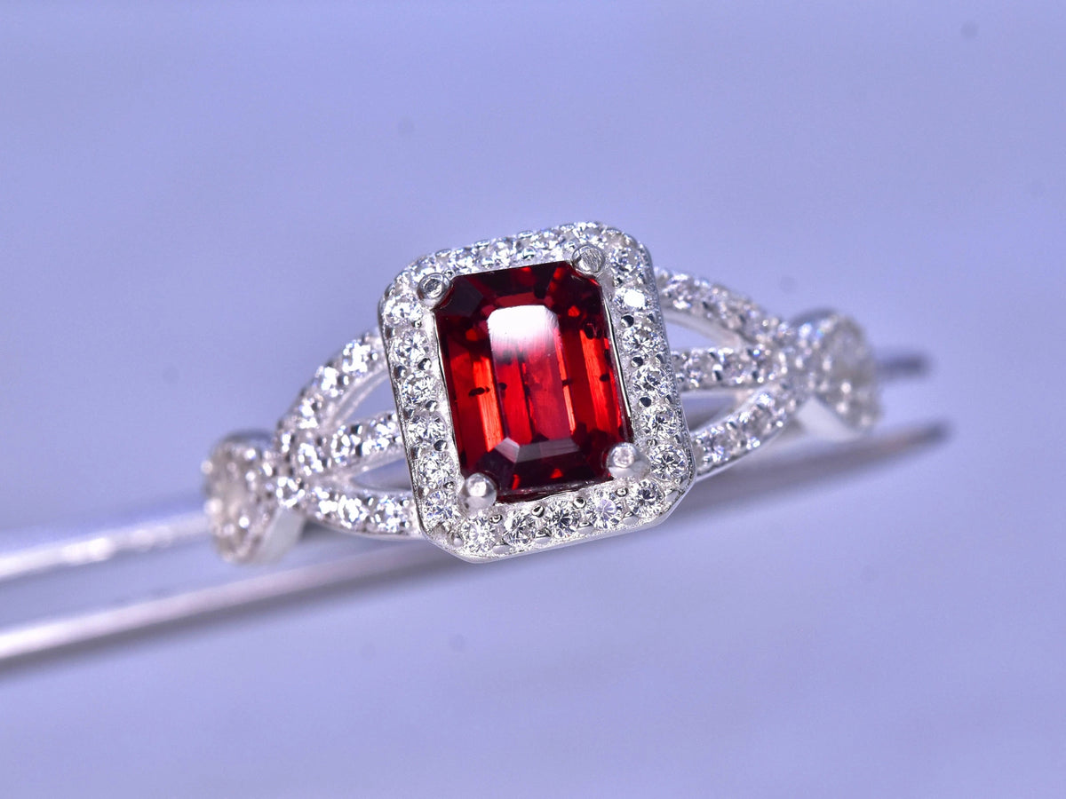 Natuurlijke Rode Granaat Damesring 11,60 CT – 925 Zilver