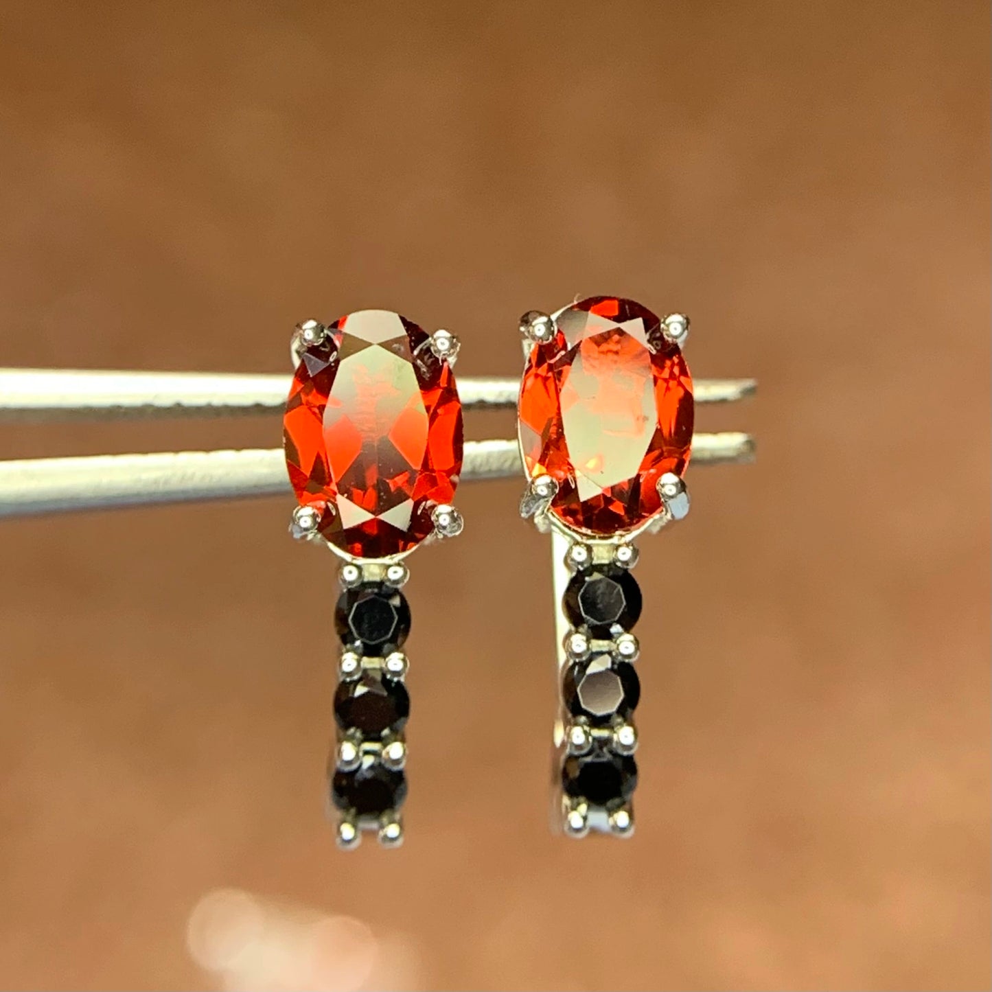 Oorbellen met rhodolietgranaat – 13.30 ct, gerhodineerd, 925 sterling zilver