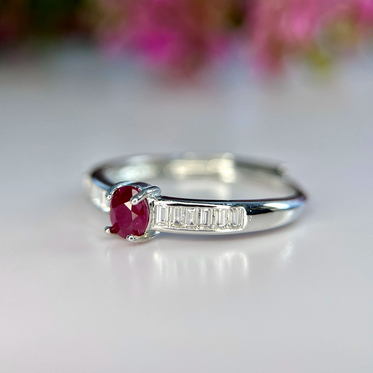 Natuurlijke Robijn Ring met Zirkonia – Glass Filled & Rhodium Plated