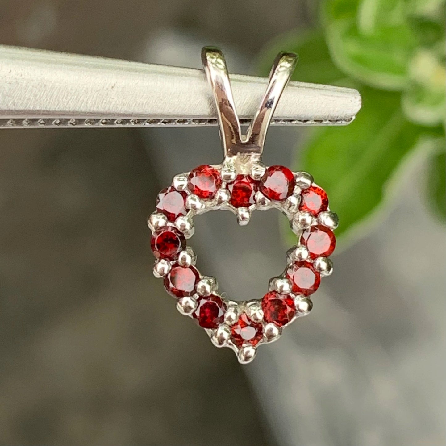 Granaathanger – 6.35 ct, gerhodineerd, hartvormig, 925 sterling zilver