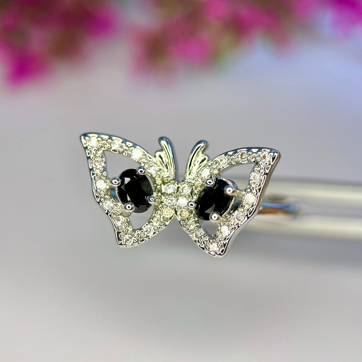 Natuurlijke Zwarte Spinel Ring met Zirkonia – Rhodium Plated